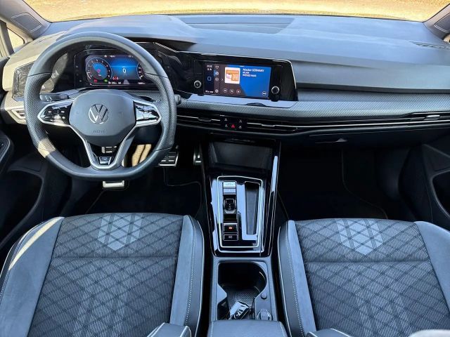 Volkswagen Golf 1.5 eTSI DSG Golf VIII R-Line