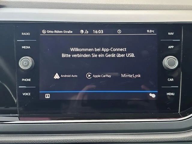 Volkswagen Polo 1.0 TSI DSG R-Line