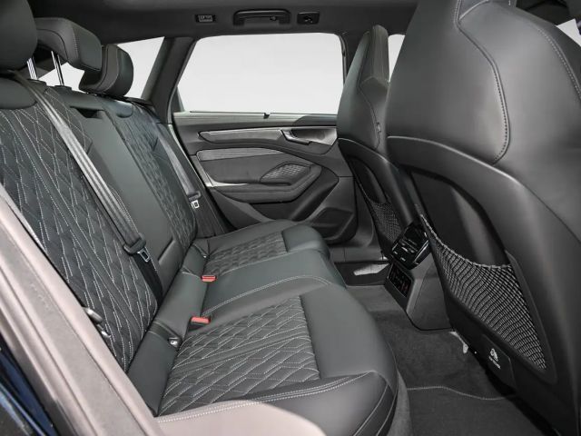 Audi A6 Avant Quattro S-Tronic