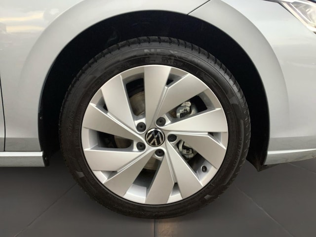 Volkswagen Golf 1.5 eTSI DSG Variant
