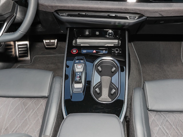 Audi A6 Avant Quattro S-Tronic