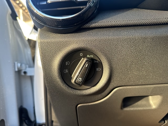 Skoda Fabia 1.0 MPI, Sicherheitspaket, Licht & Sicht Paket, SunSet, 5 Gang