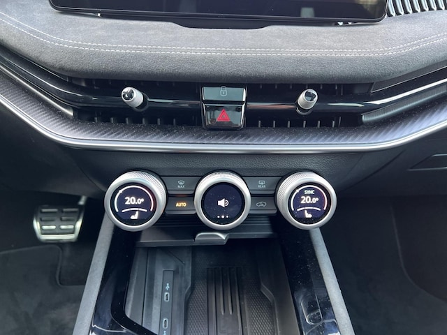 Skoda Superb 2.0 TDI 4x4 Combi Sportline