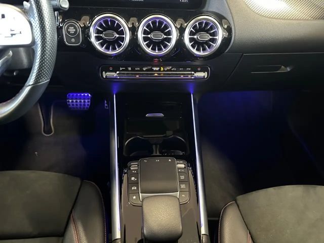 Mercedes-Benz GLA 200 AMG Line