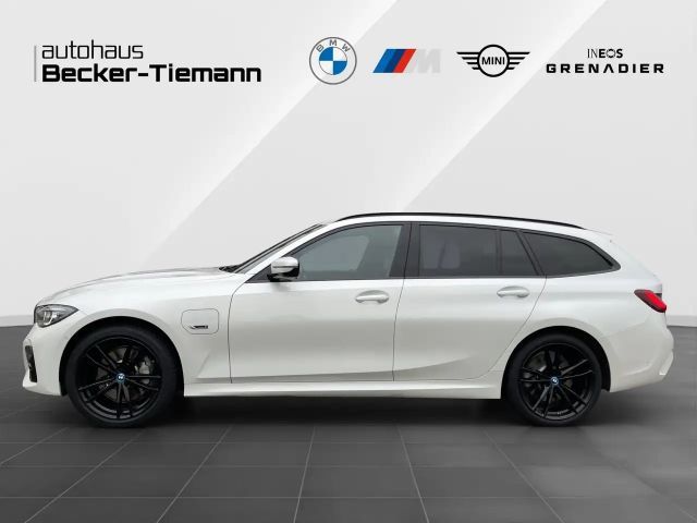 BMW 330 330e M-Sport Touring xDrive