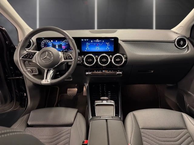 Mercedes-Benz B 200 Progressive Sedan