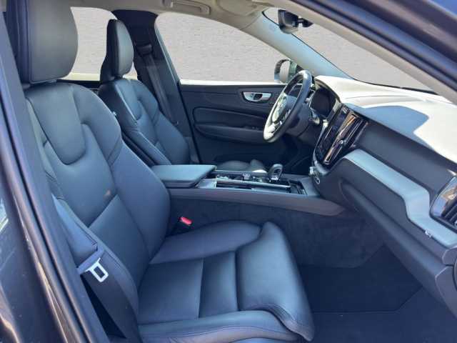 Volvo XC60 Dark Plus