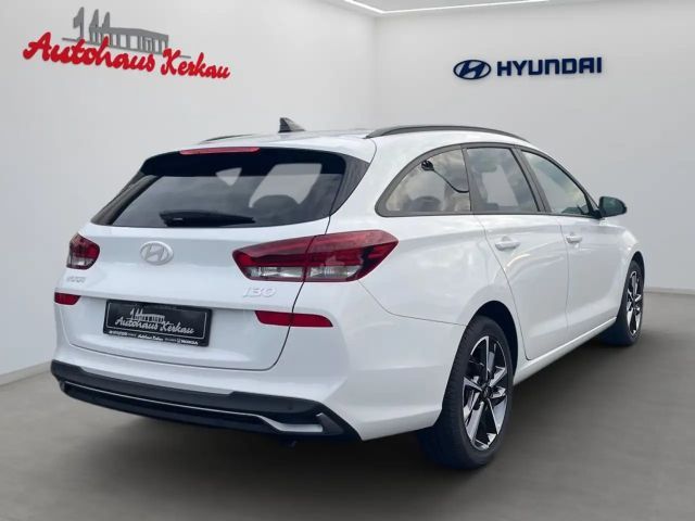 Hyundai i30 Advantage Hybrid T-GDi