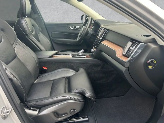 Volvo XC60 AWD Dark Plus Recharge T6