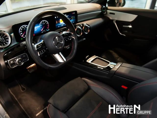 Mercedes-Benz CLA 200 AMG Line Coupé