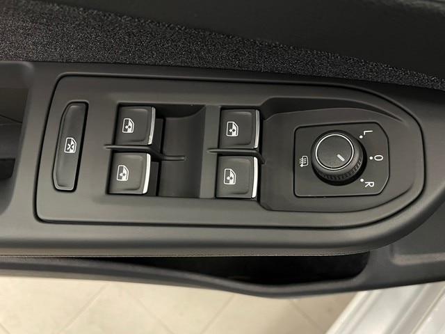 Volkswagen Golf 1.0 TSI Golf VIII Move Variant