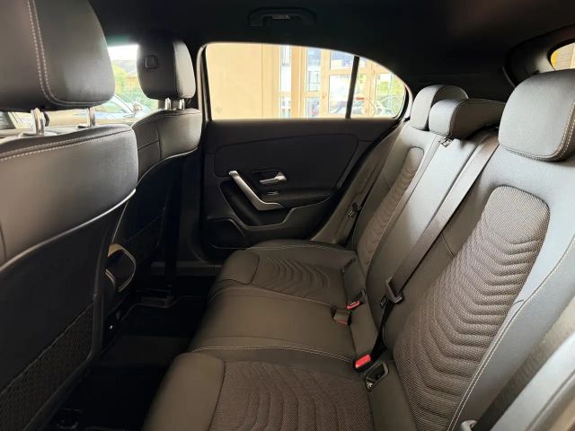 Mercedes-Benz A 180 A 180 d