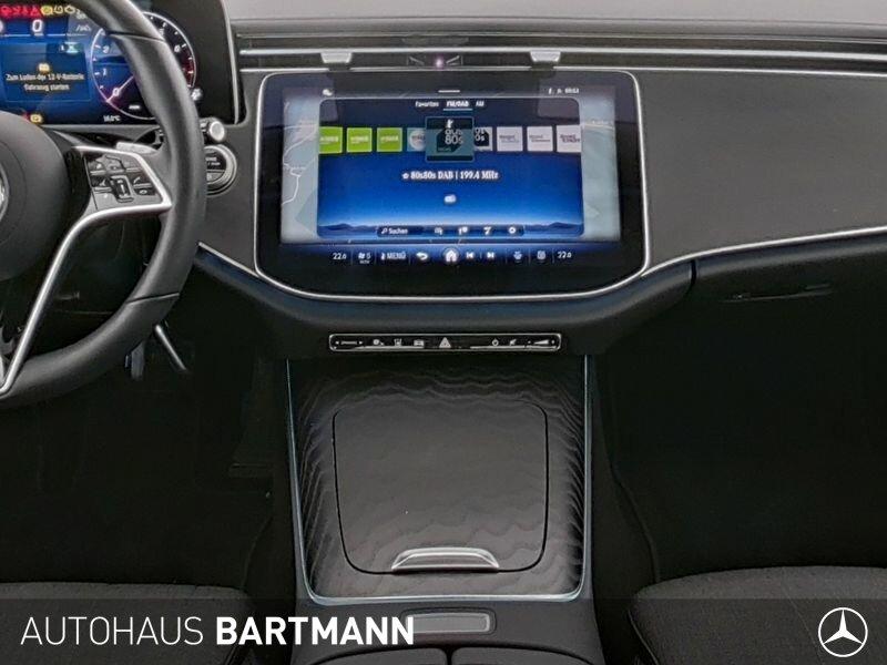 Mercedes-Benz E 200 Sedan