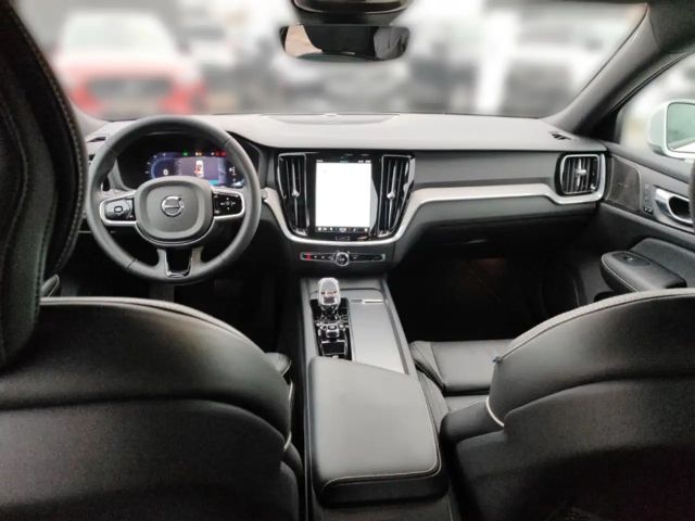 Volvo V60 Cross Country AWD Plus