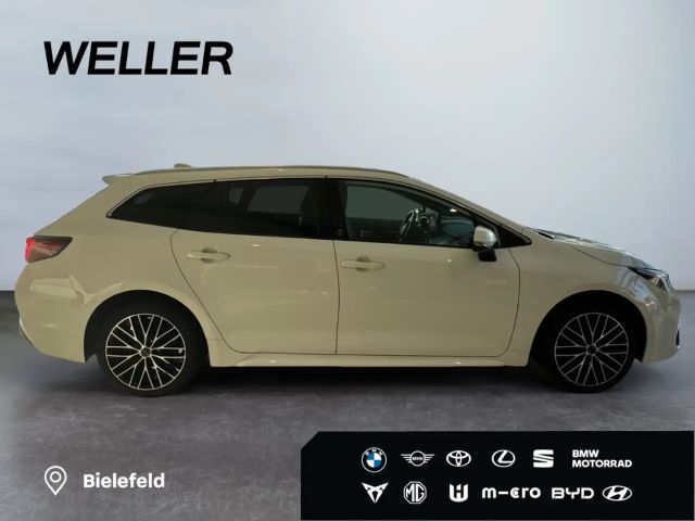 Toyota Corolla Hybride Team D