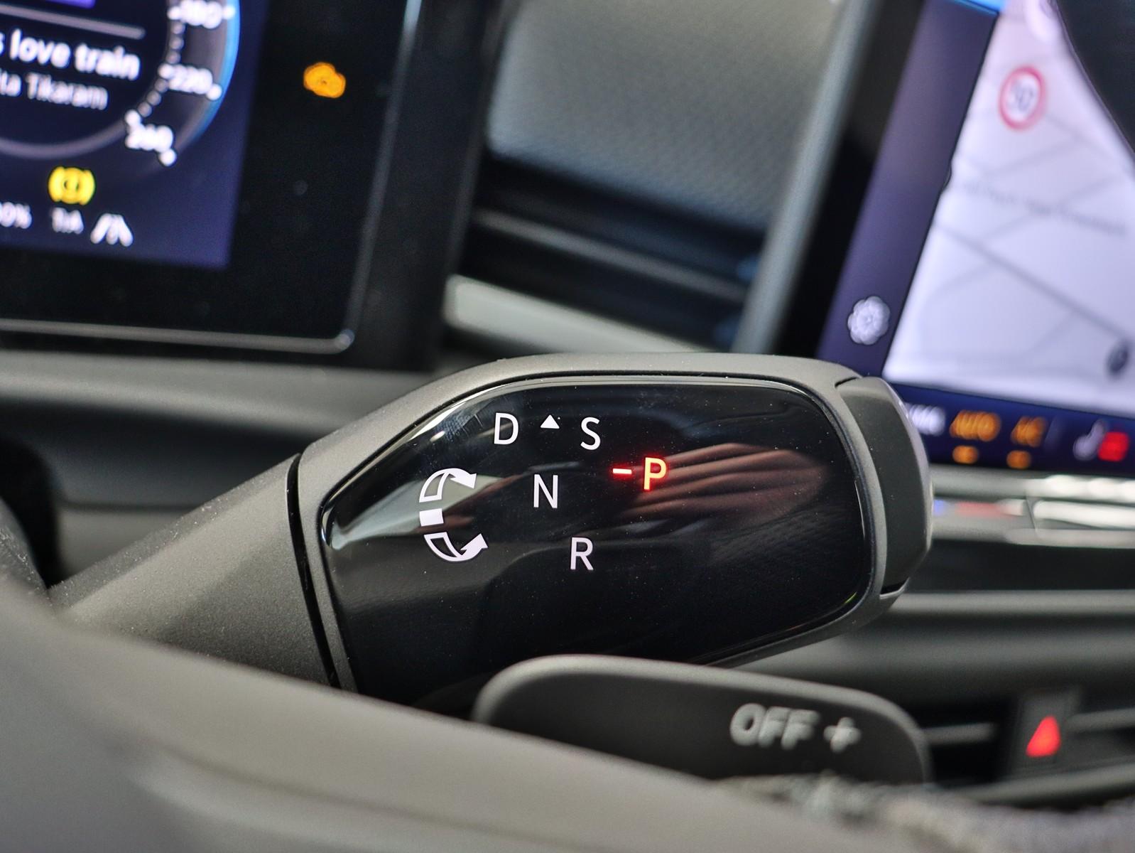 Volkswagen T-Roc 1.5 eTSI DSG R-Line