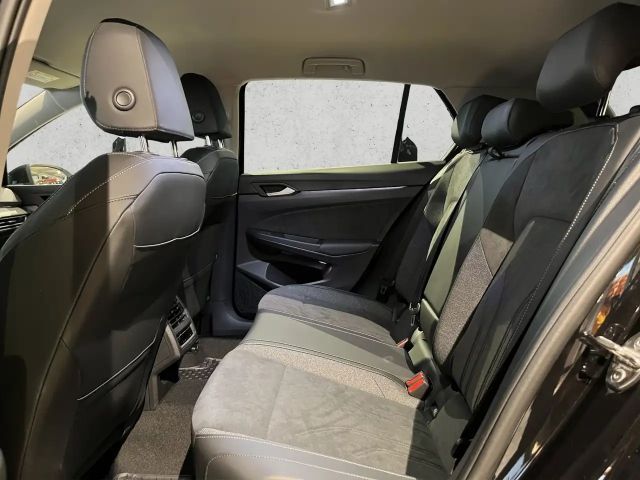 Volkswagen Golf 1.5 TSI Golf VIII Sport Style