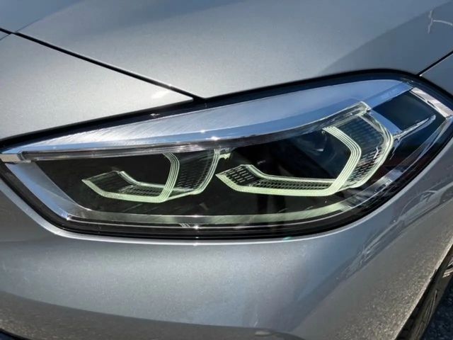 BMW 118 118i 5-deurs Sedan