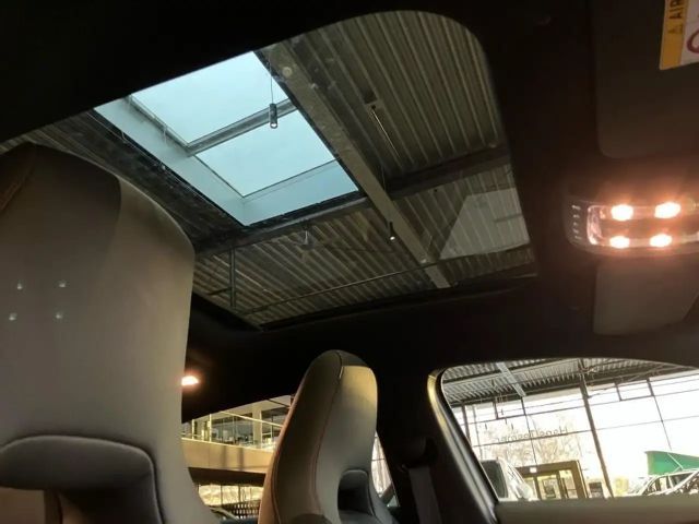 Mercedes-Benz A 250 A 250 e AMG Line