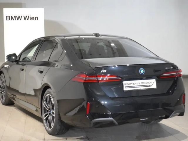 BMW i5 Sedan