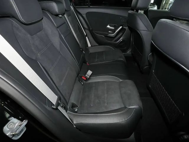 Mercedes-Benz A 200 AMG Line