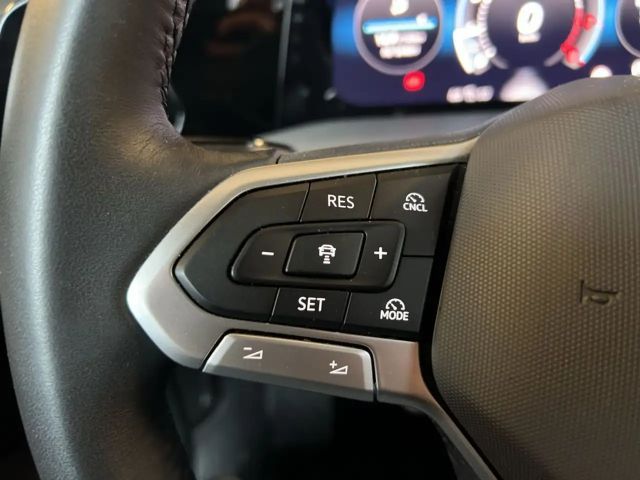 Volkswagen Golf 1.5 TSI Life Variant