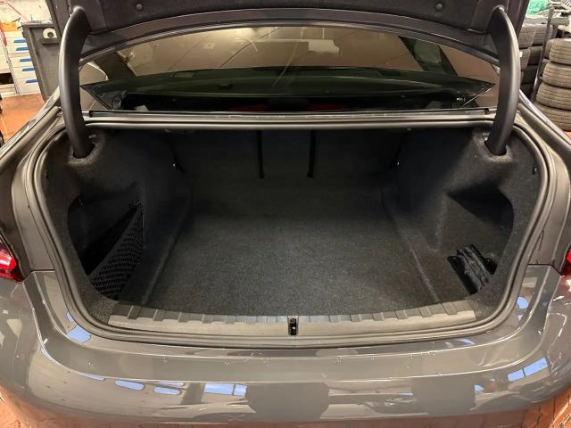 BMW 320 320i M-Sport Sedan