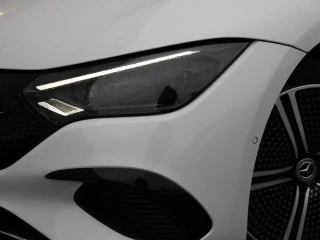 Mercedes-Benz EQE 300 Sedan