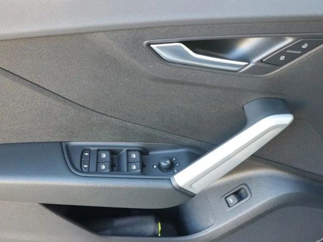 Audi Q2 Advanced NaviPlus/AHZV/18" . . .