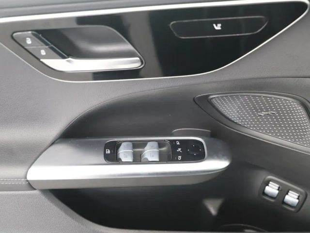 Mercedes-Benz C 400 4MATIC Sedan