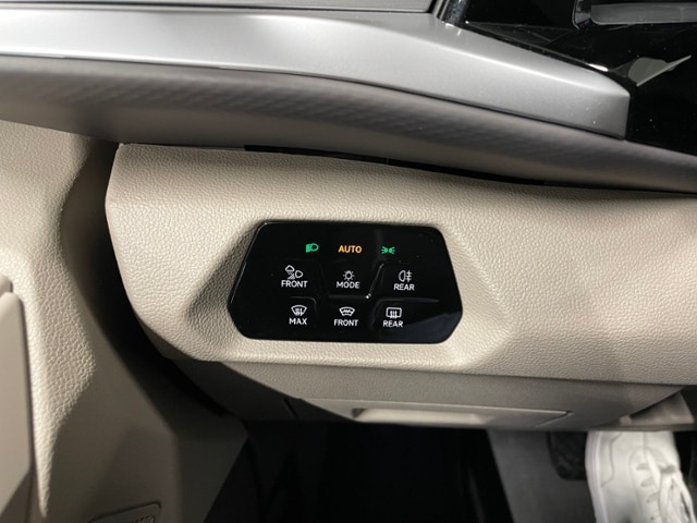 Volkswagen Multivan 2.0 TDI DSG IQ.Drive Lang T7