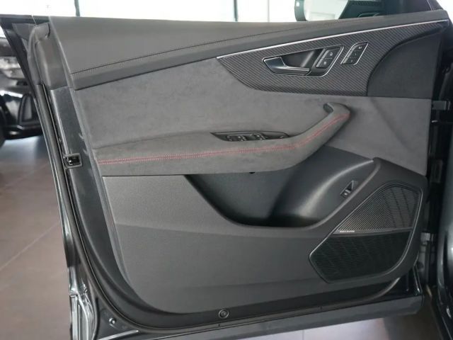 Audi RS Q8 Performance