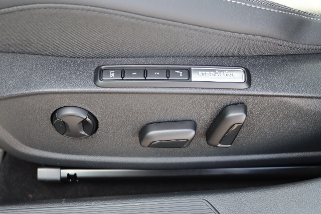 Volkswagen Golf 1.5 eTSI DSG