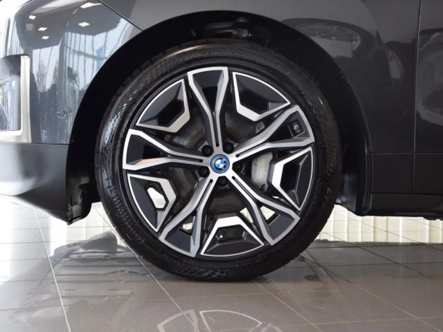 BMW iX xDrive40
