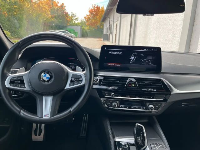 BMW 530 530d M-Sport Sedan