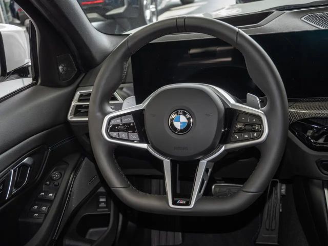 BMW 320 320i M-Sport Sedan