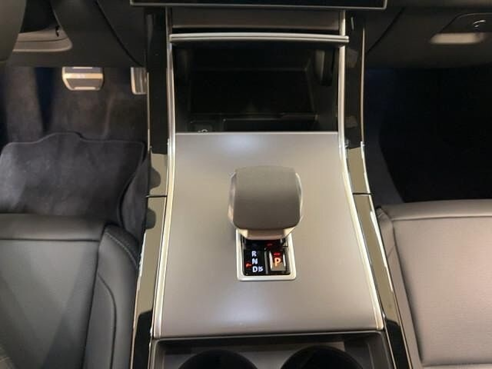 Land Rover Range Rover Velar Dynamic SE