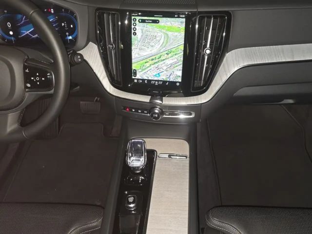 Volvo XC60 AWD Dark Plus