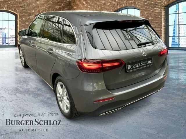 Mercedes-Benz B 180 AHK AUT DynLicht Fernlichtass. Kam. KlimaA