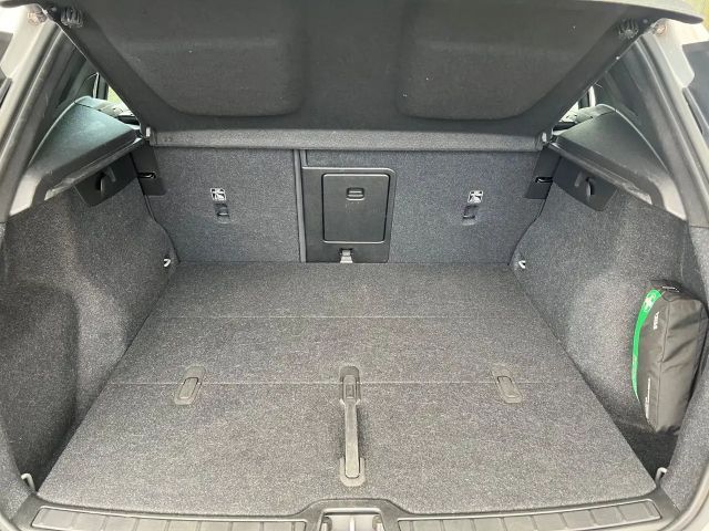 Volvo XC40 AWD Plus Recharge Twin Engine