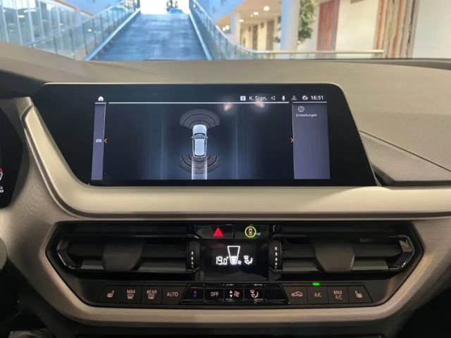 BMW 118 118i 5-deurs Sedan