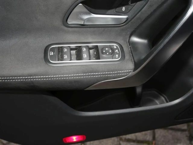 Mercedes-Benz CLA 180 AMG Line Shooting Brake