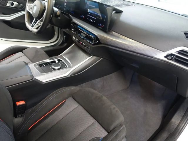 BMW 330 330e M-Sport xDrive