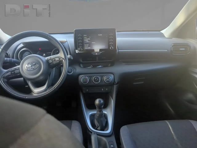 Toyota Yaris Hatchback Team D