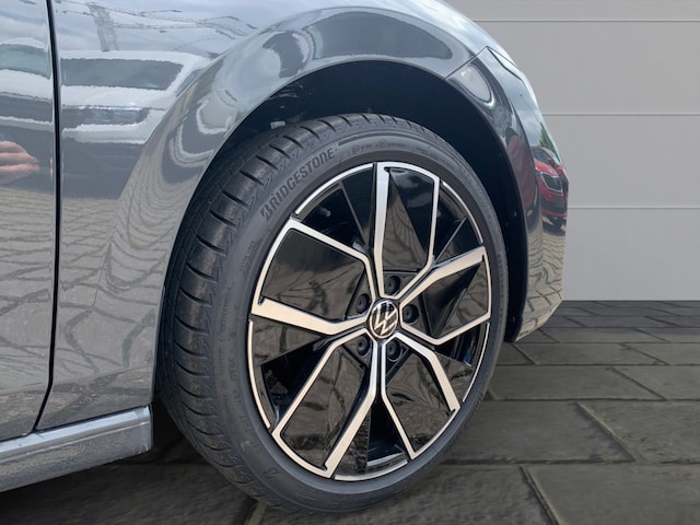 Volkswagen Golf 1.5 eTSI DSG