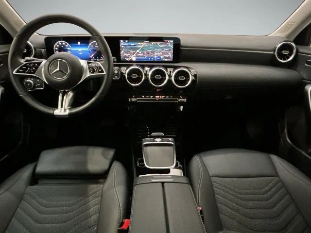 Mercedes-Benz A 180 A 180 d Hatchback