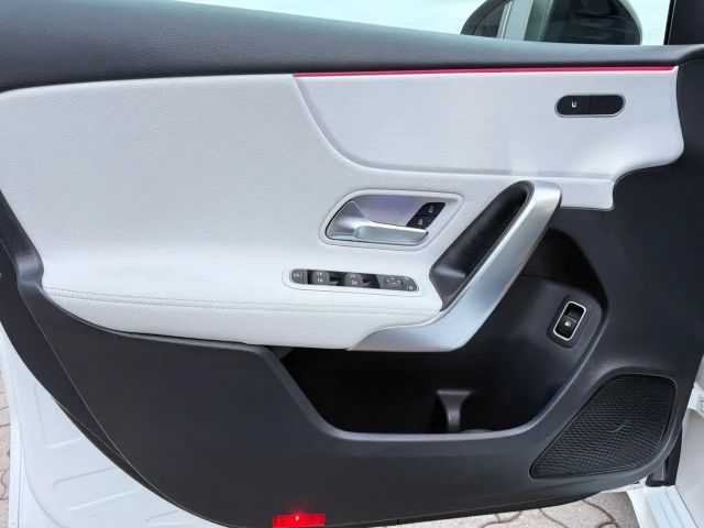 Mercedes-Benz A 250 A 250 e AMG Line