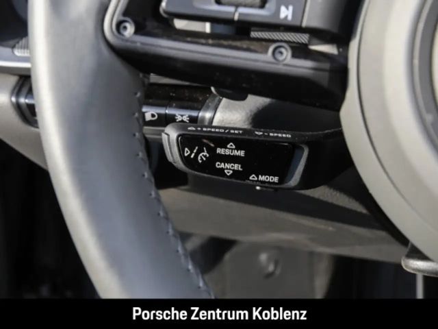 Porsche 992 Cabrio Carrera