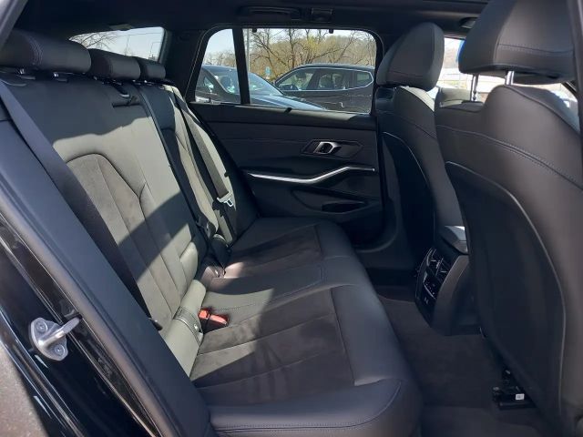 BMW 320 320d M-Sport Touring