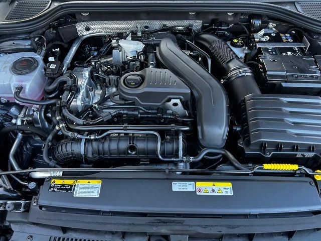 Volkswagen Golf 1.5 TSI DSG R-Line